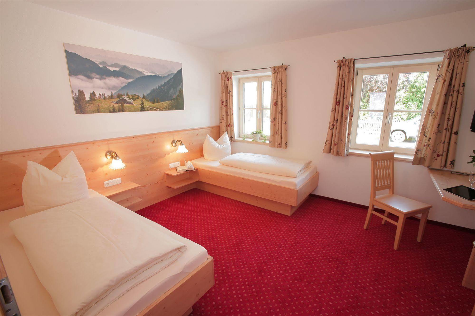 Pension Schweizerhaus Garni Weyarn Extérieur photo