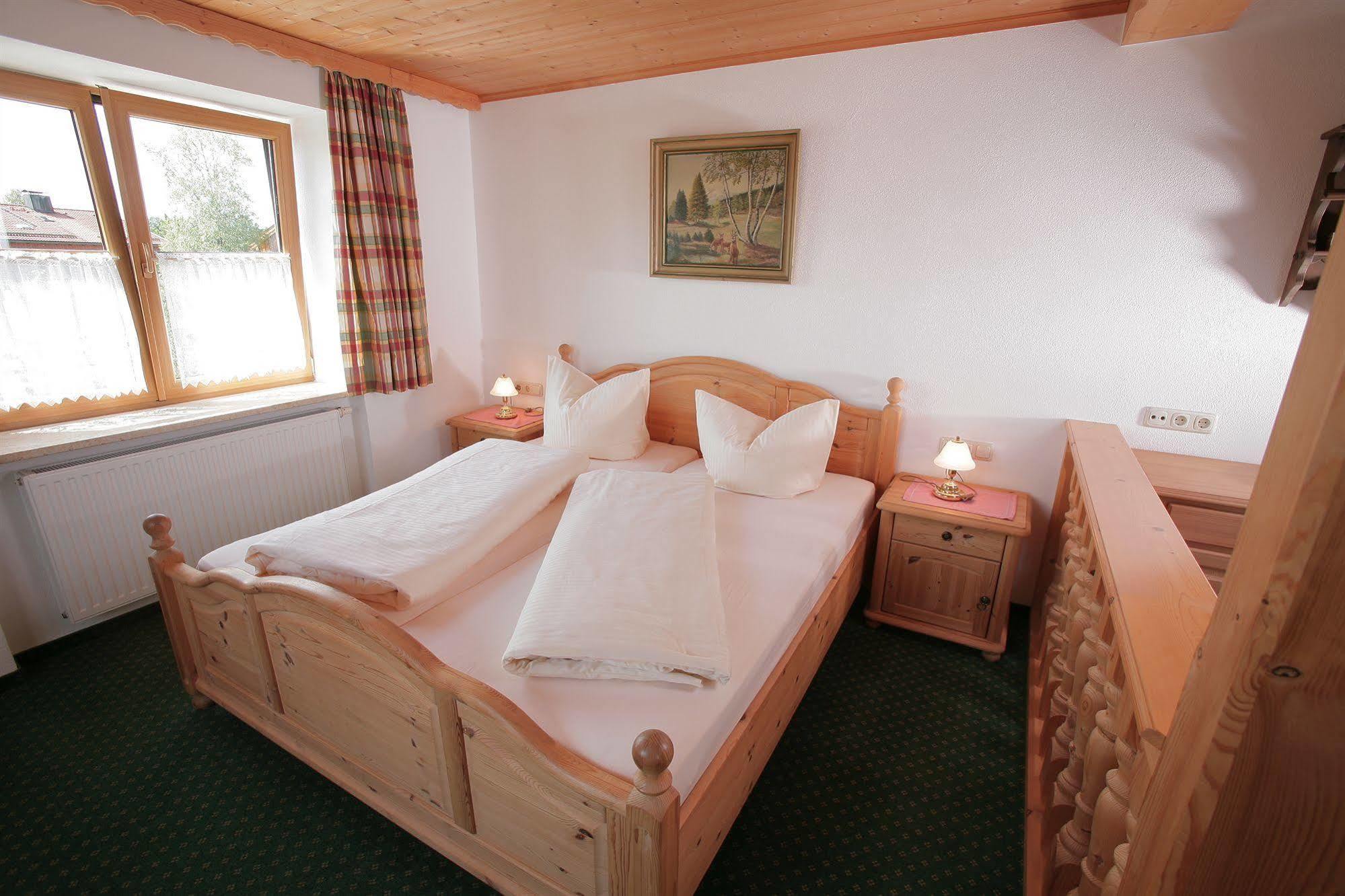 Pension Schweizerhaus Garni Weyarn Extérieur photo