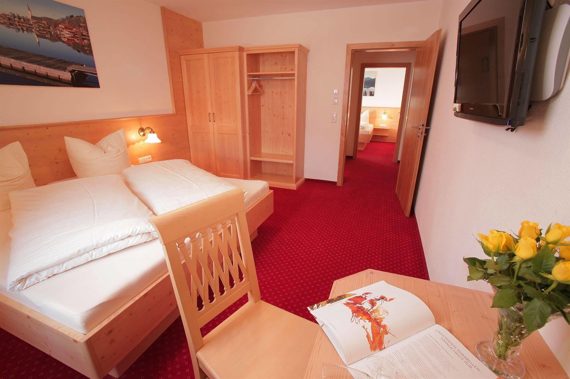 Pension Schweizerhaus Garni Weyarn Extérieur photo