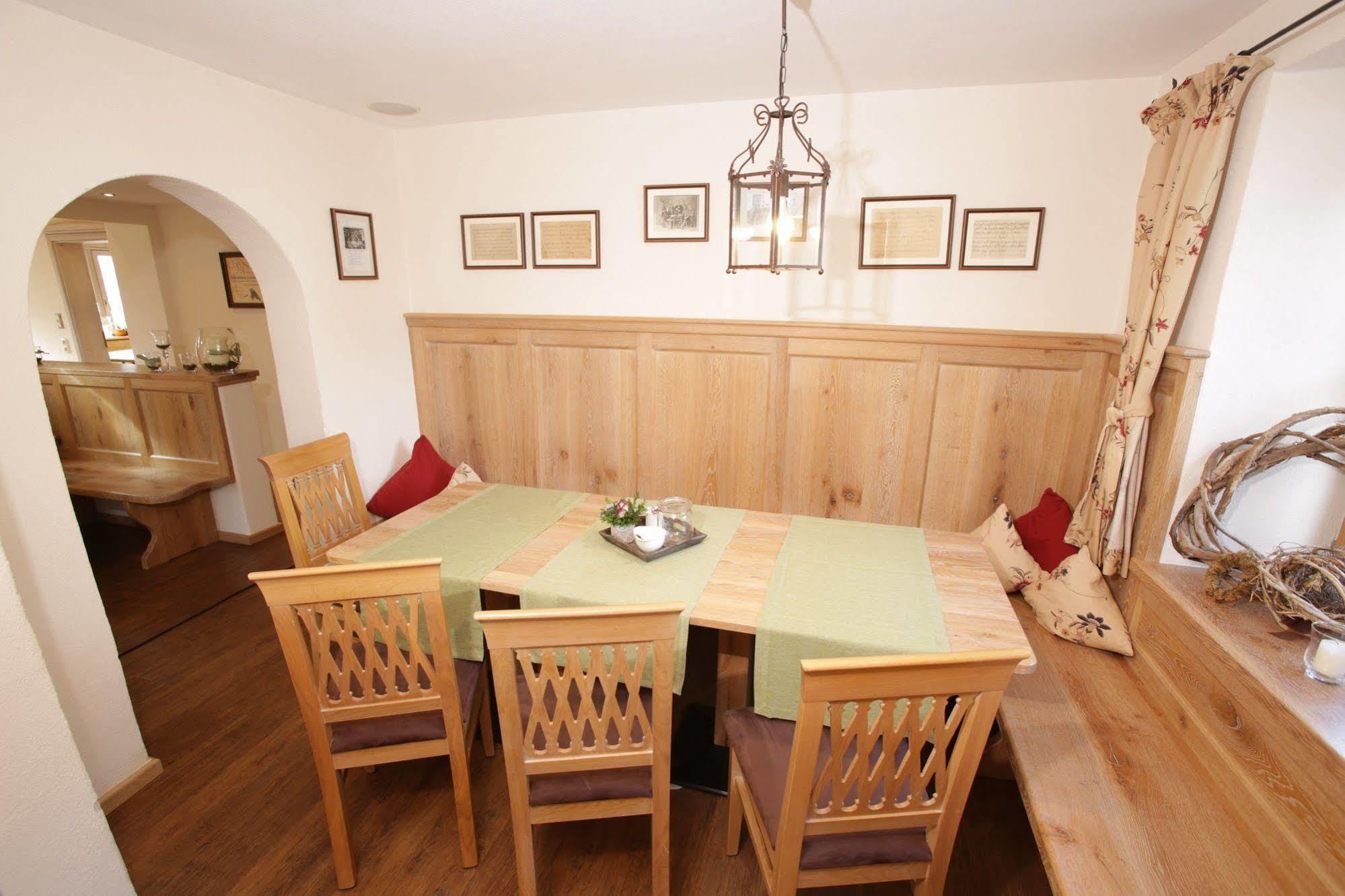 Pension Schweizerhaus Garni Weyarn Extérieur photo